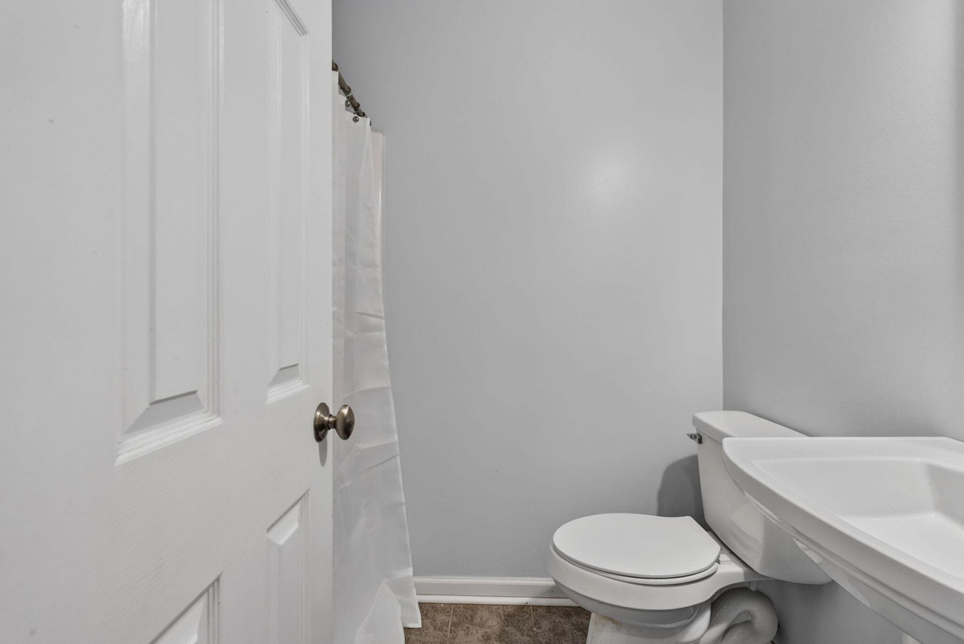 110 Kings Court Photo 23