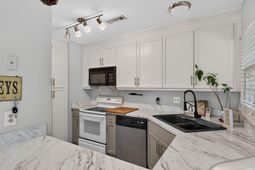 110 Kings Court photo 4