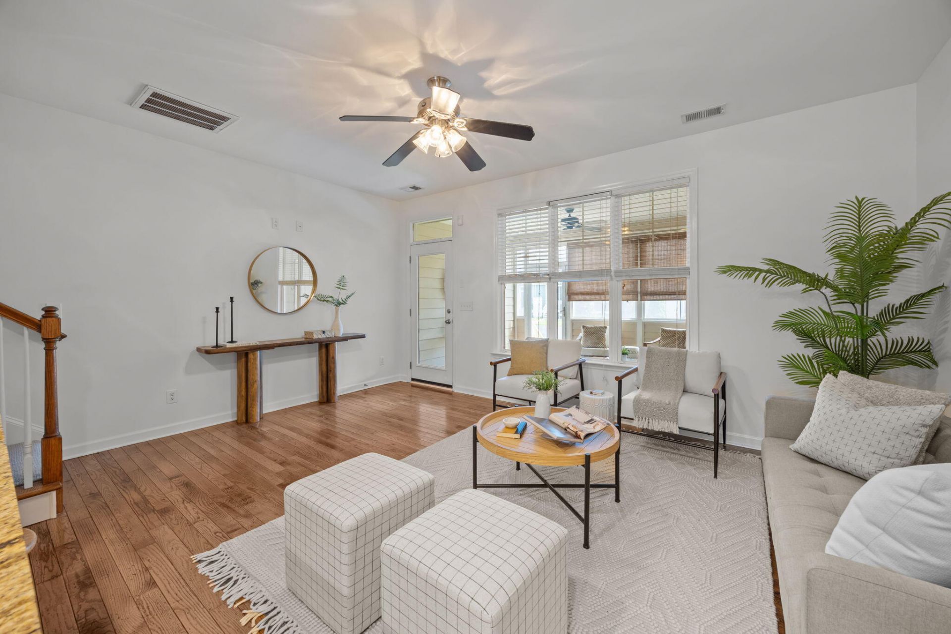 2971 Treadwell Street Photo 5