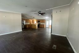 401 Dubois Street photo 4