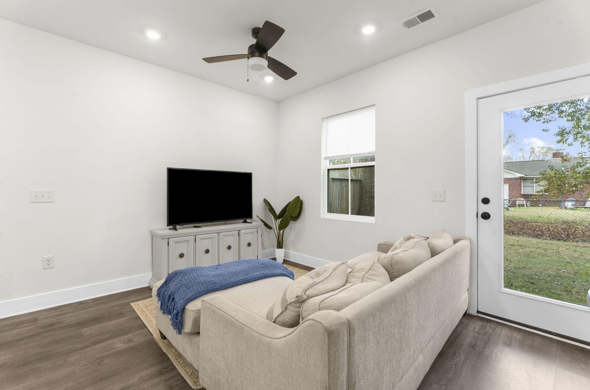 5742 Salvo Street Photo 8