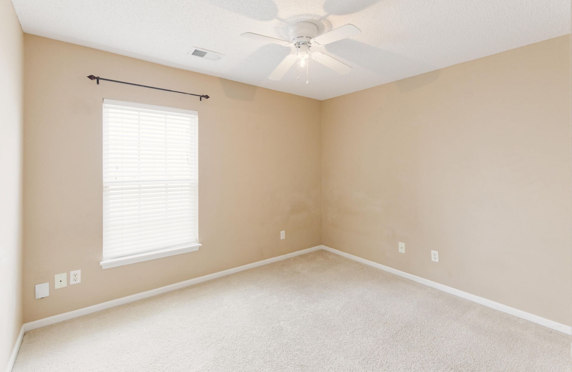 450 Dovetail Circle Photo 32