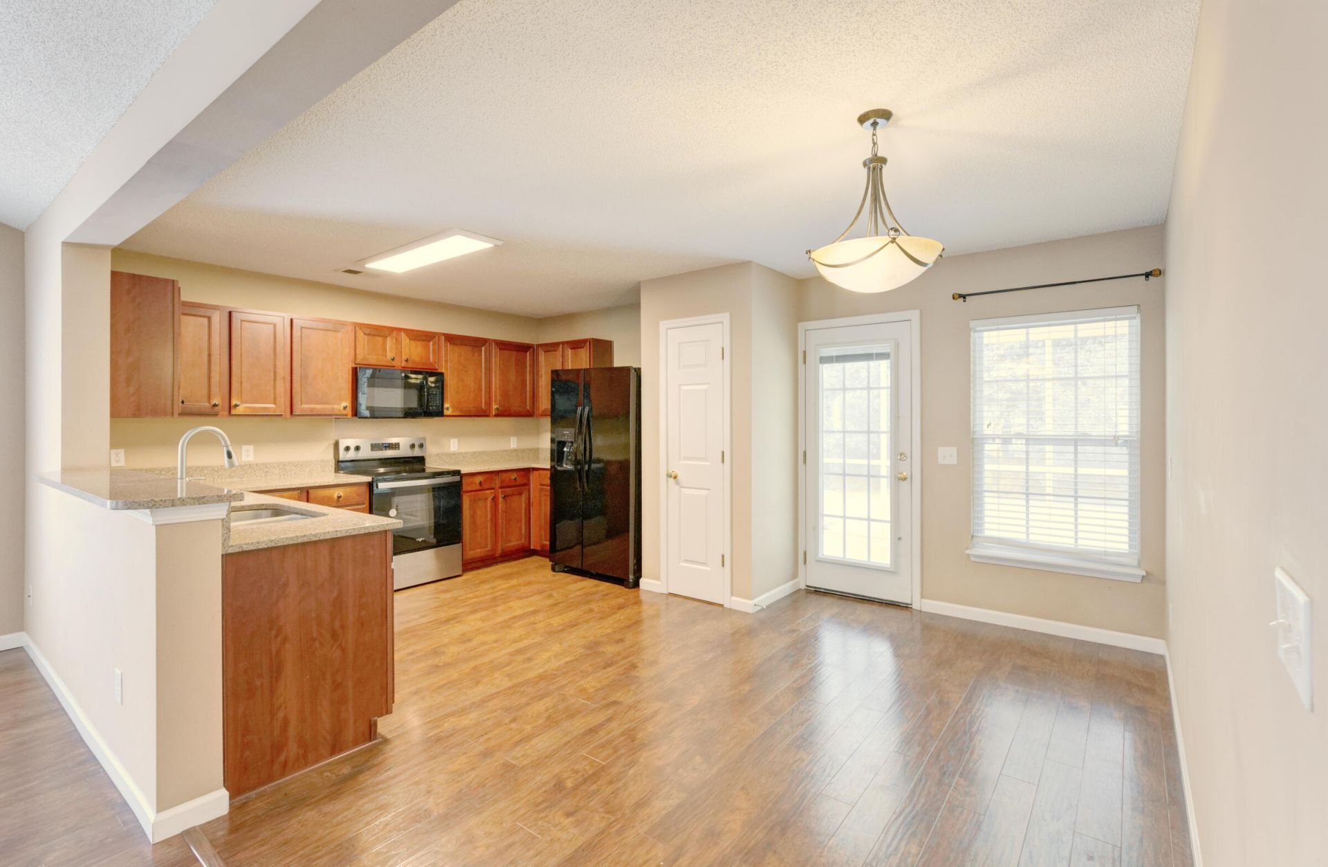 450 Dovetail Circle Photo 5