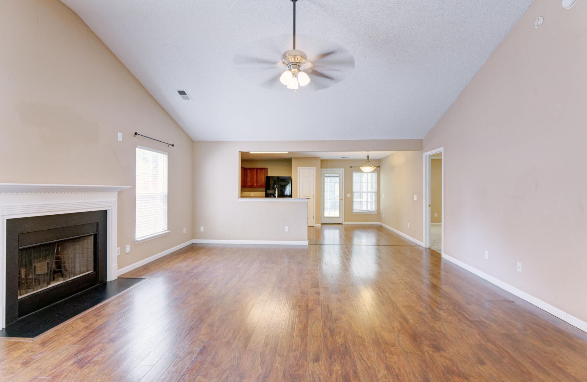 450 Dovetail Circle Photo 8