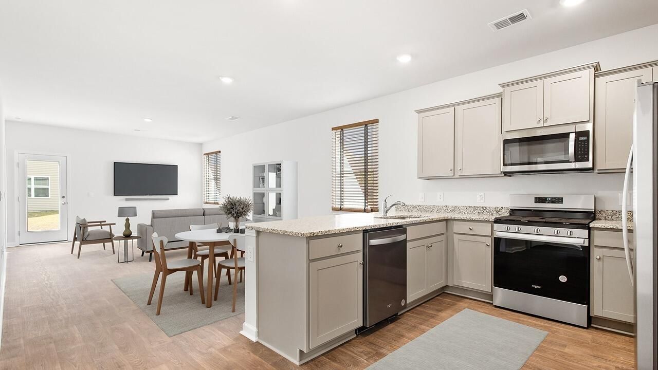 121 Brooks Drive Photo 3