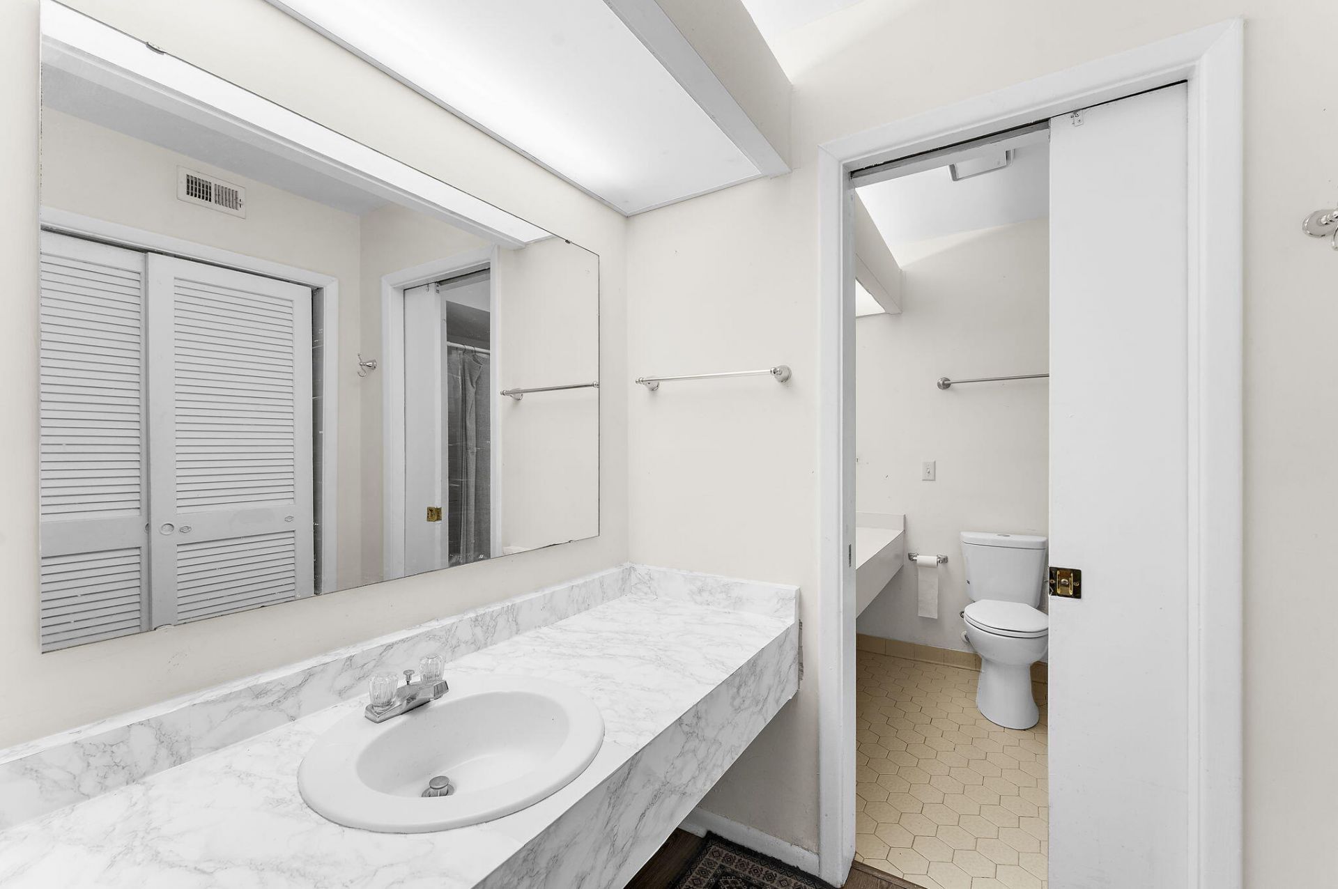 105 Chattum Court Photo 16