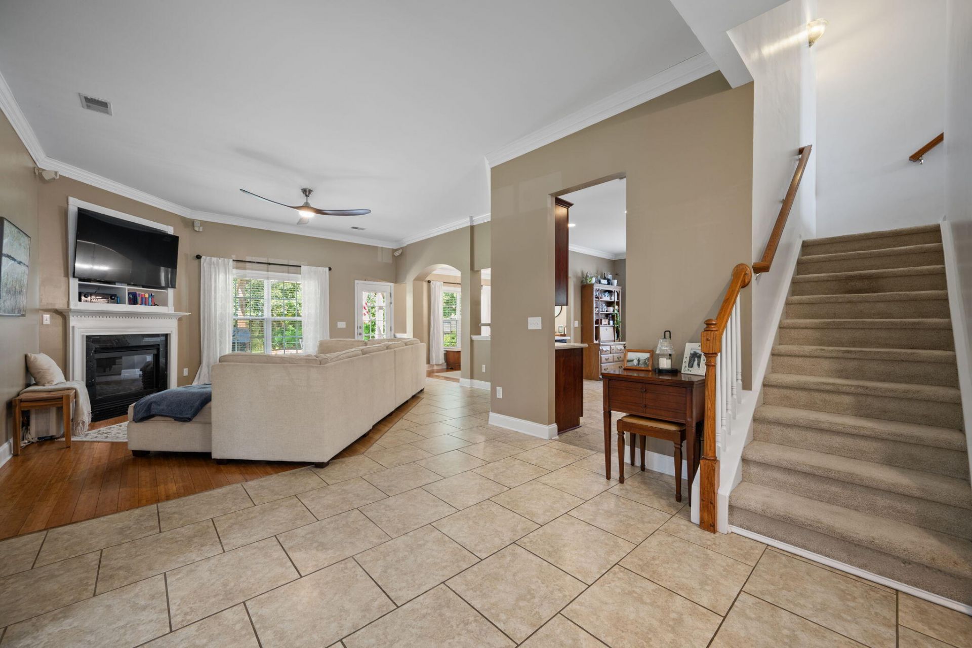 405 Sparkleberry Lane Photo 9