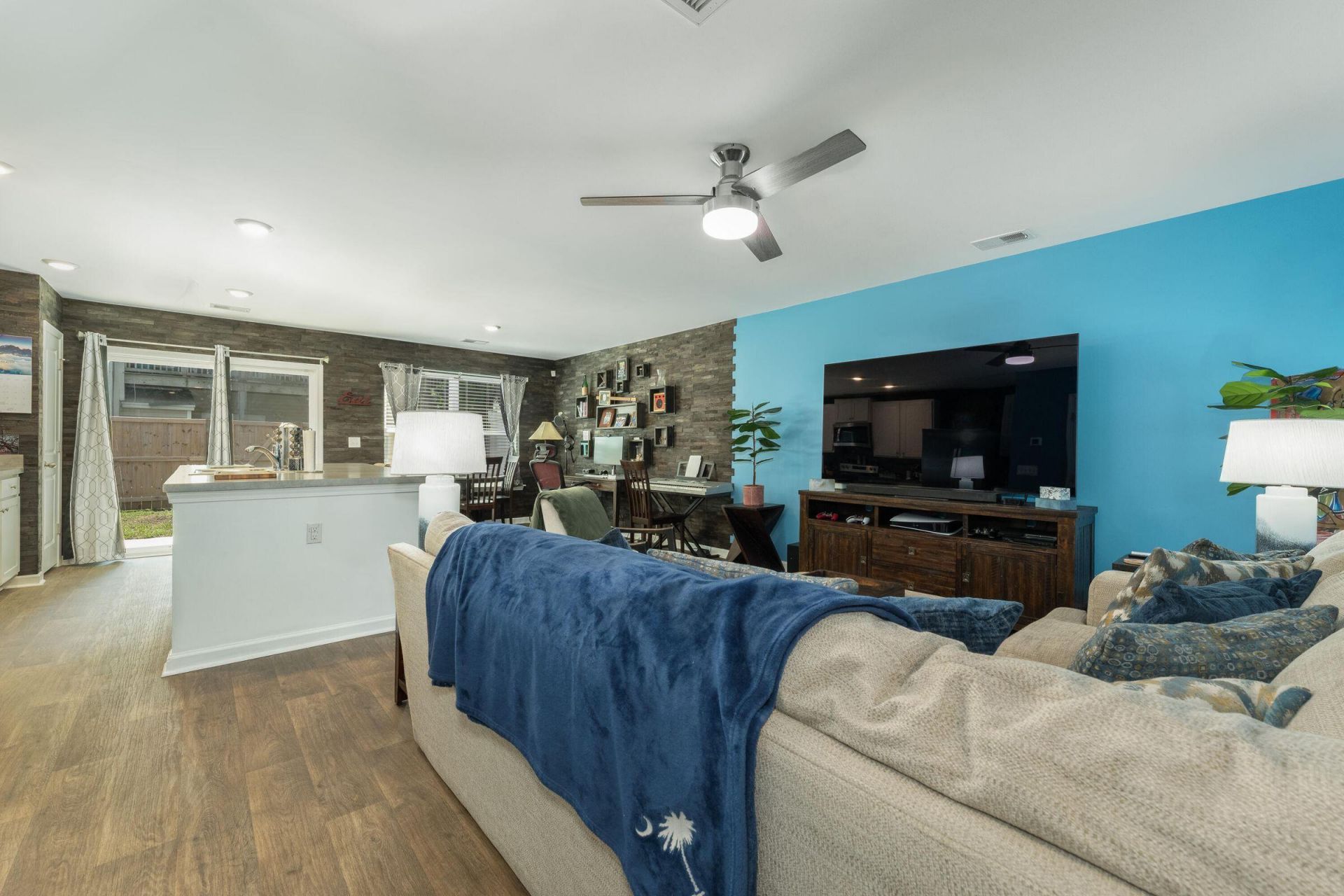 4589 Palm View Circle Photo 4