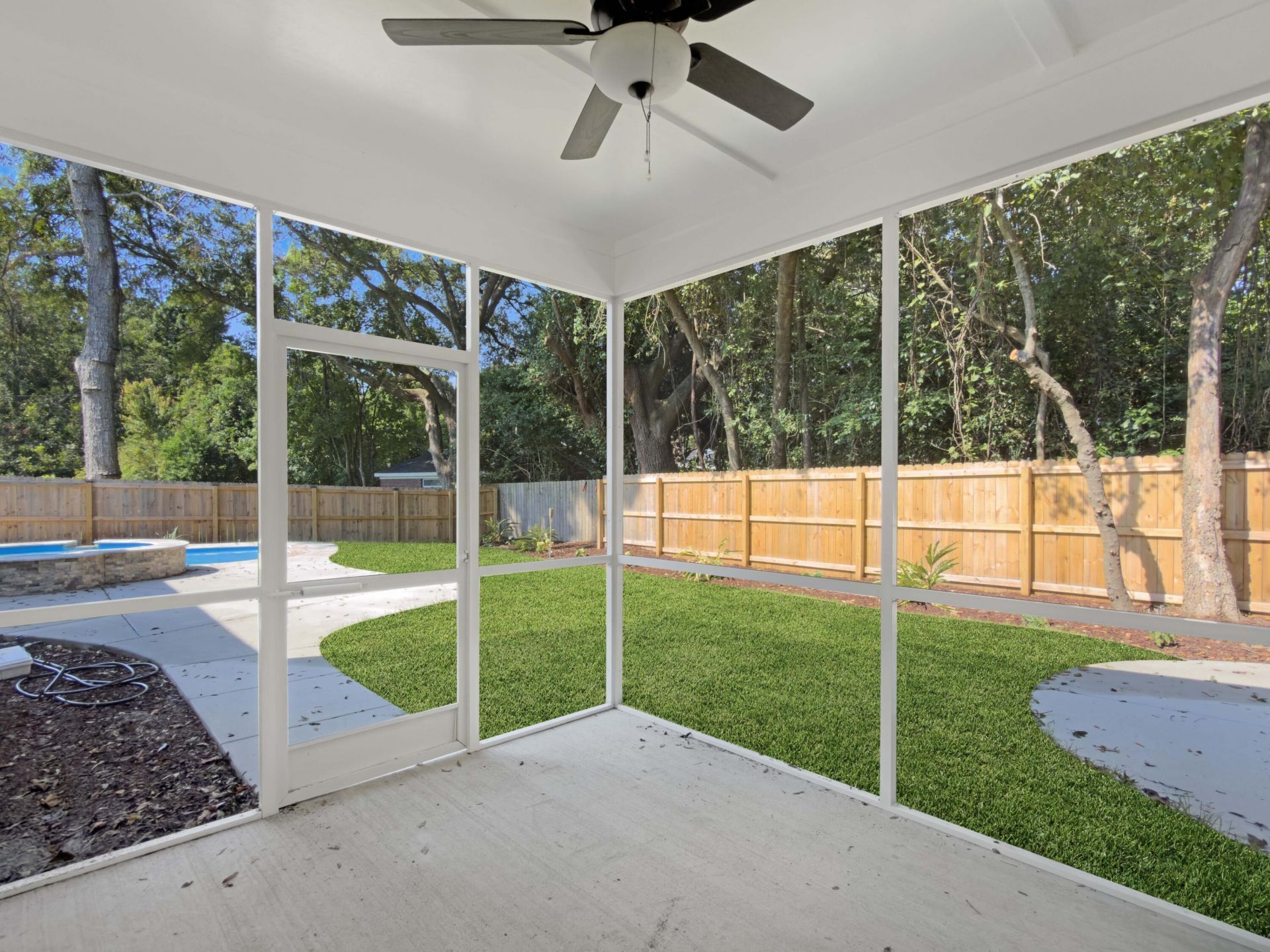 241 Woodland Shores Road Photo 41