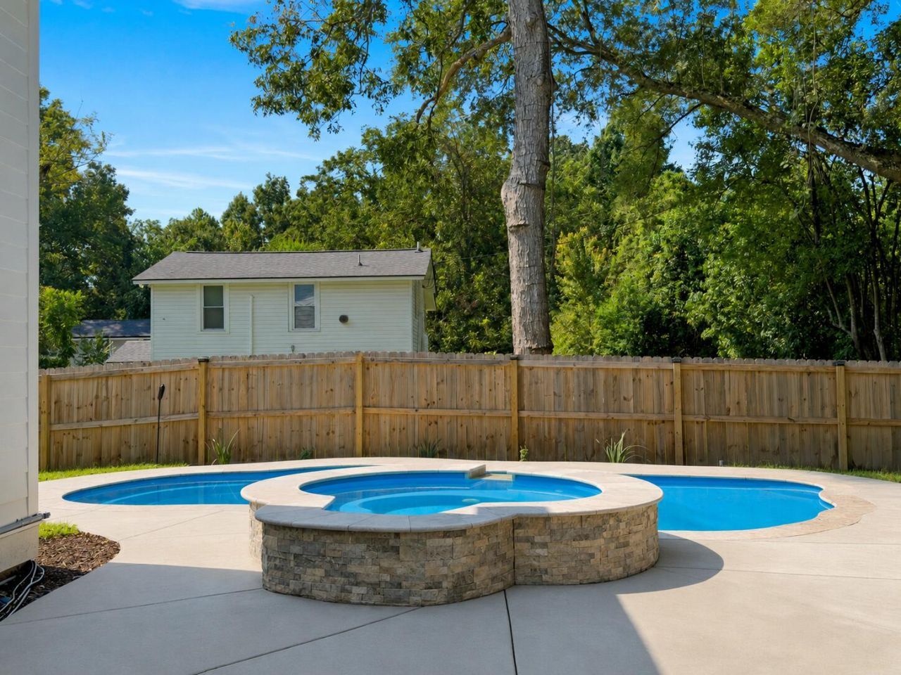 241 Woodland Shores Road Photo 47