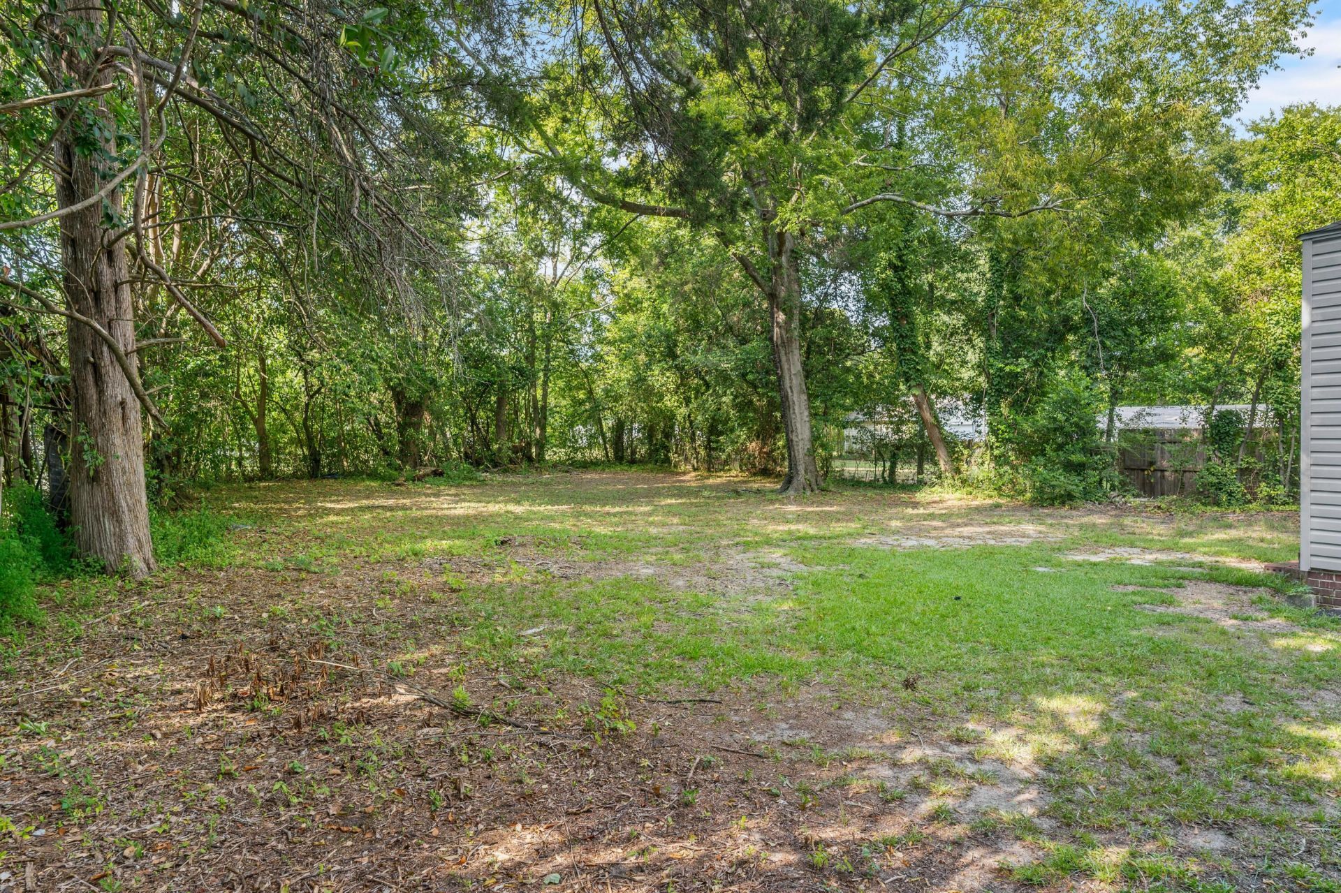 1123 Schley Street Photo 22