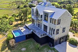 618 Flowers Drive photo 4