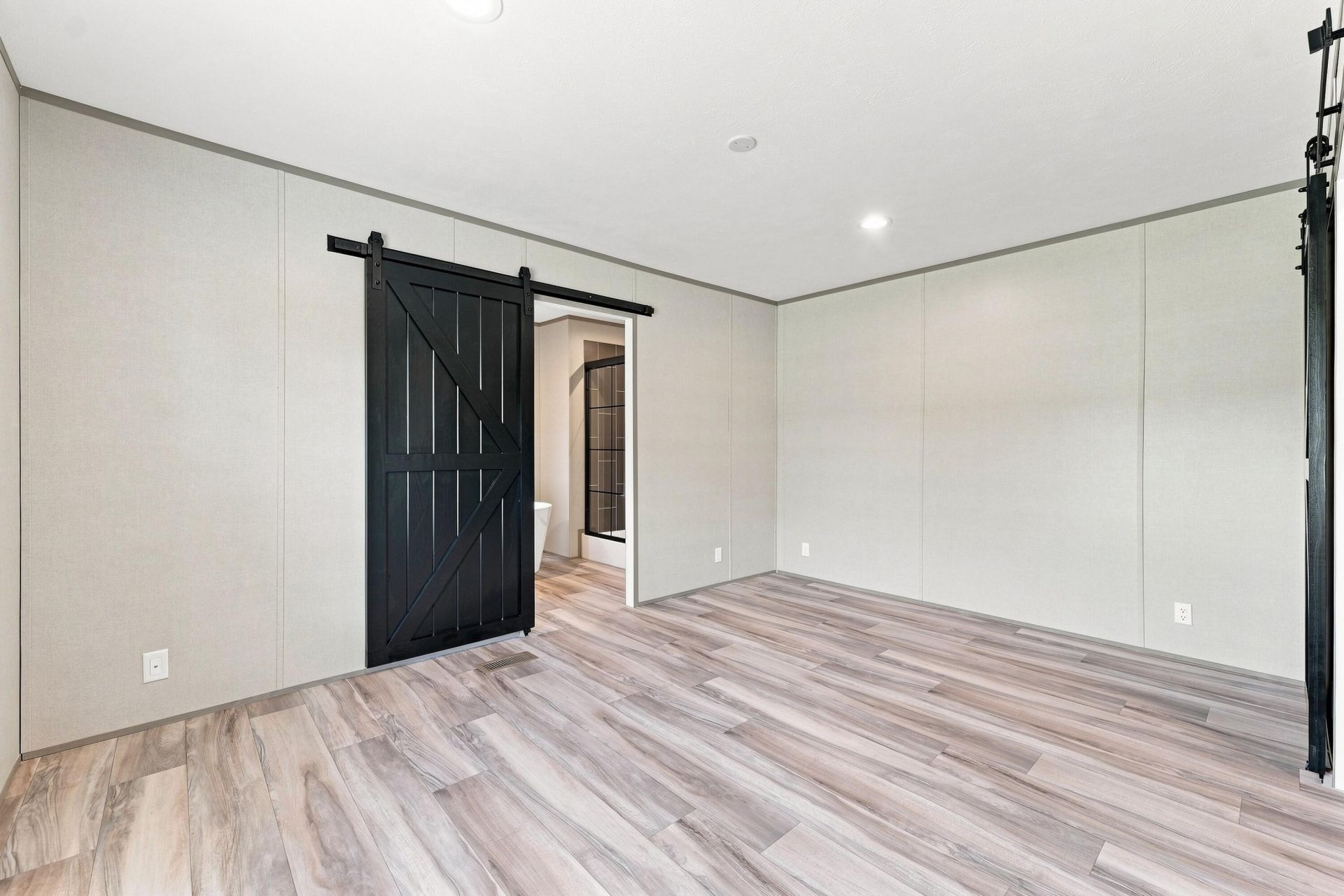 1145 Mandella Road Photo 8