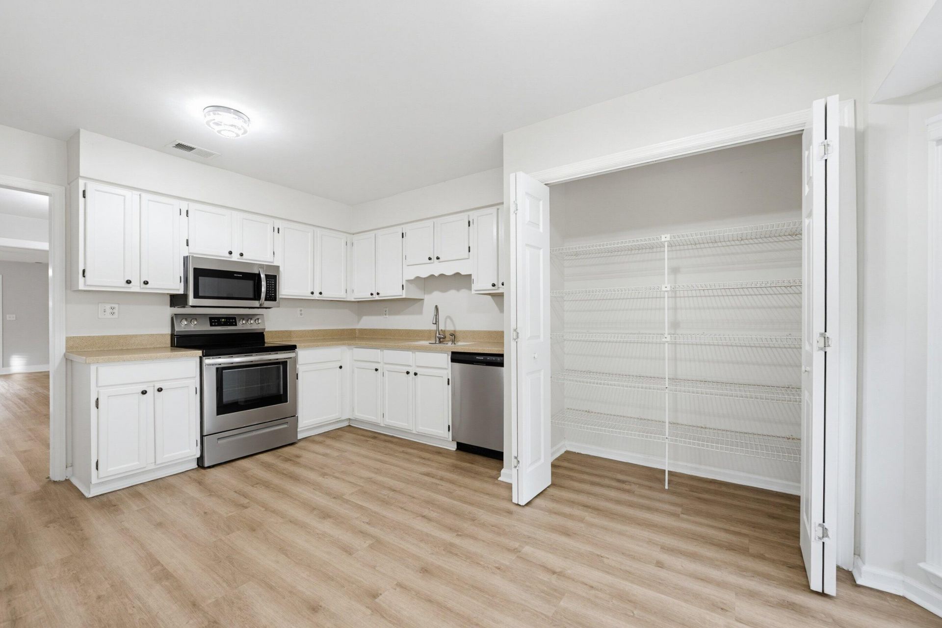 2610 Joshua Circle Photo 18
