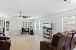 209 Jackson Street photo 4