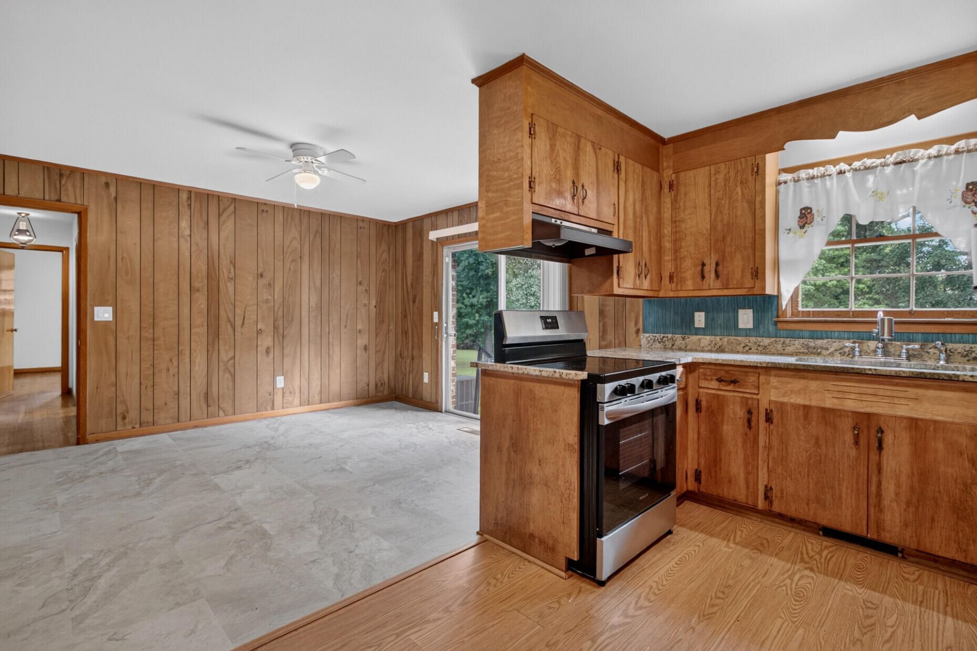 4220 Oakridge Drive Photo 16