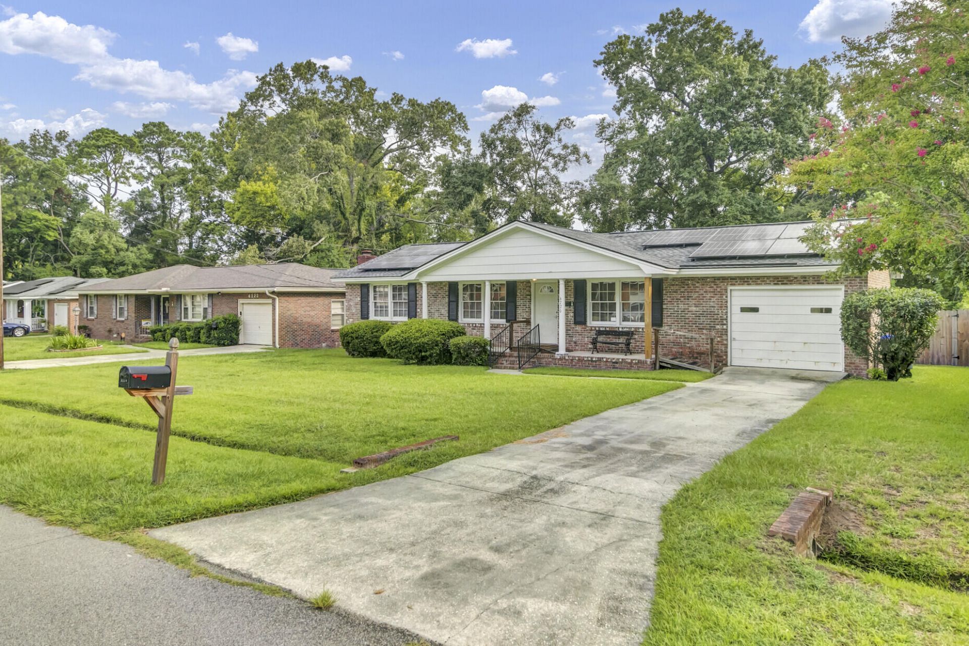4220 Oakridge Drive Photo 4