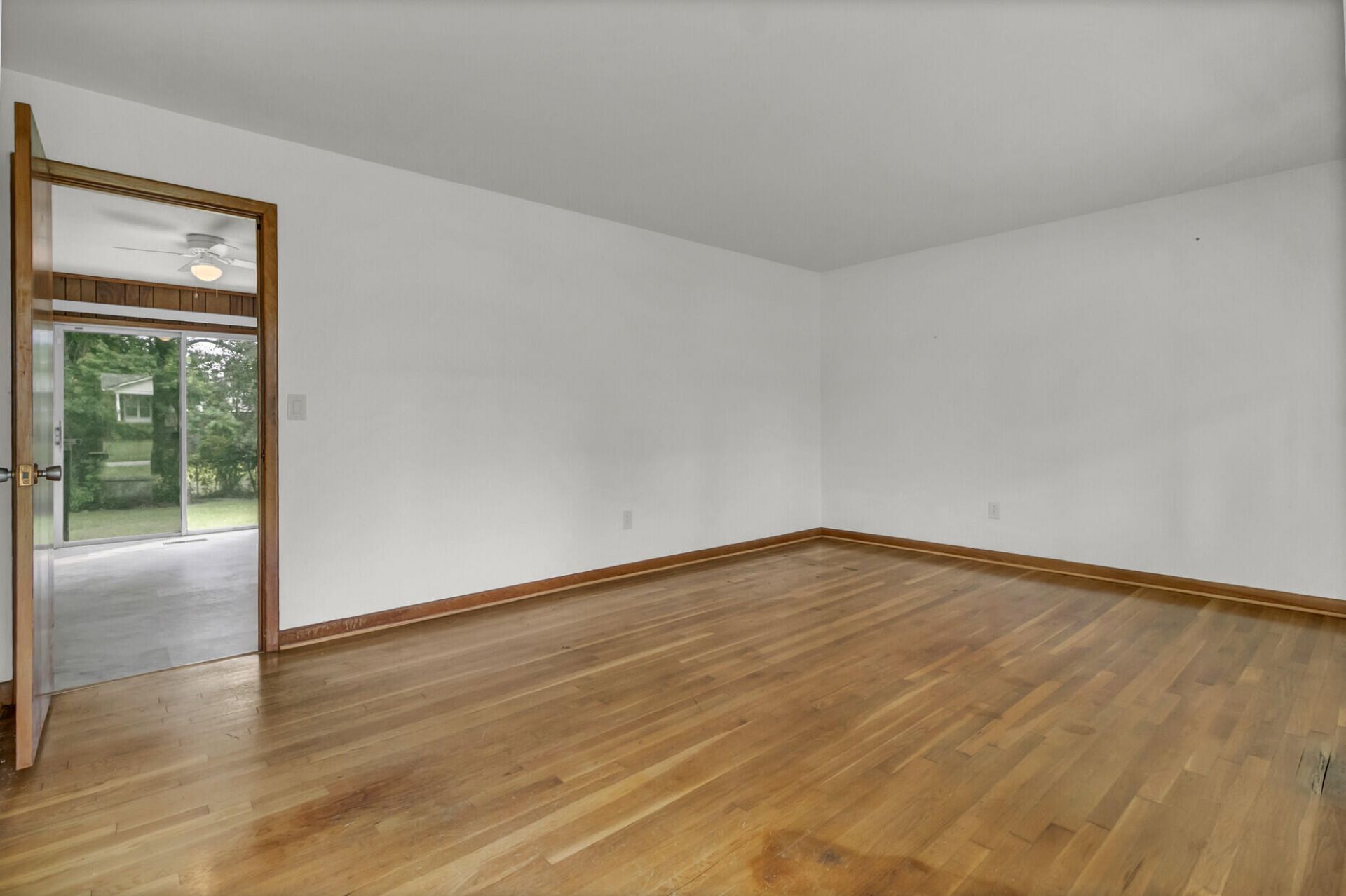 4220 Oakridge Drive Photo 6