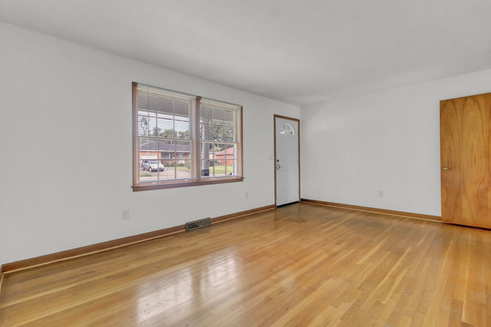 4220 Oakridge Drive Photo 9