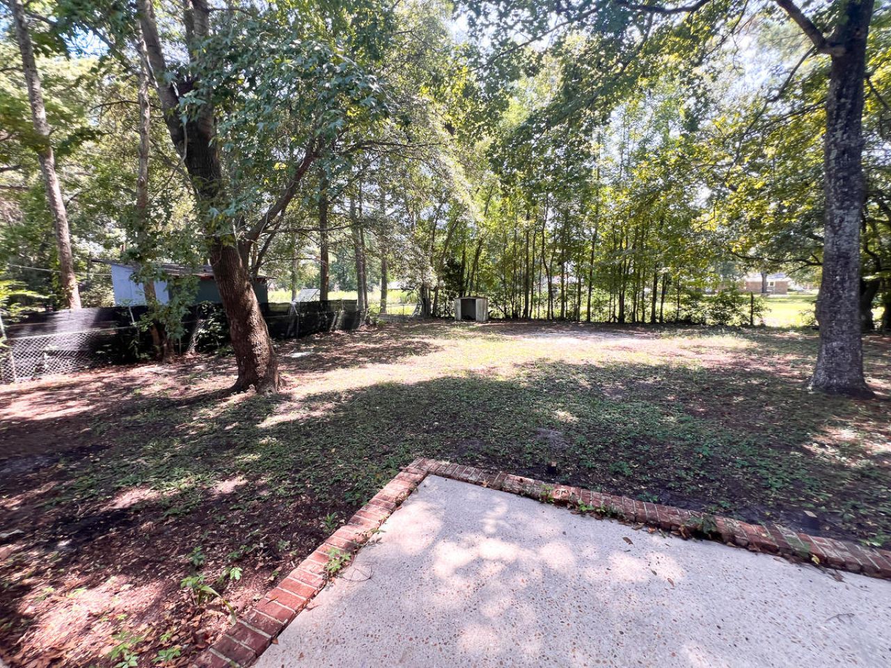 2156 Wood Avenue Photo 15