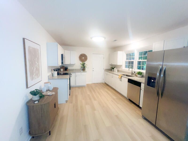 2156 Wood Avenue Photo 4