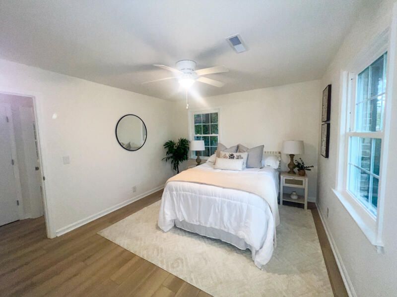 2156 Wood Avenue Photo 8