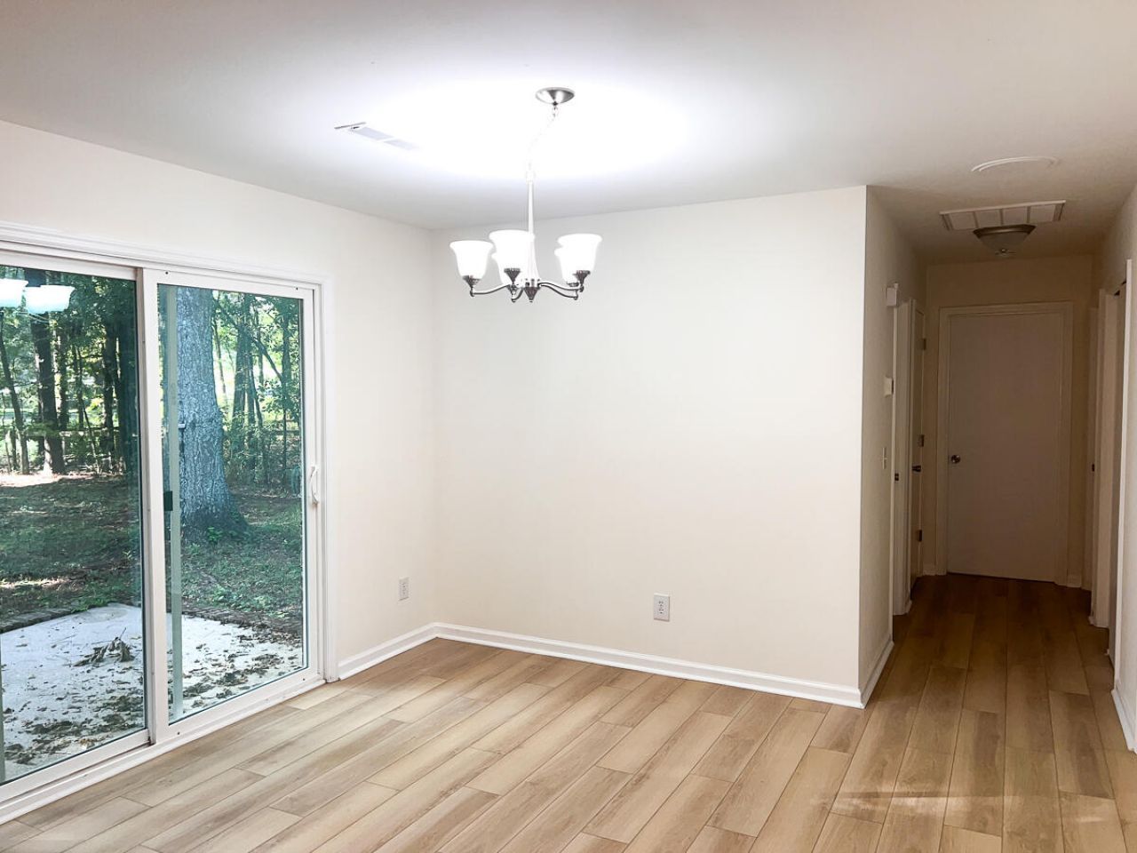 2156 Wood Avenue Photo 8