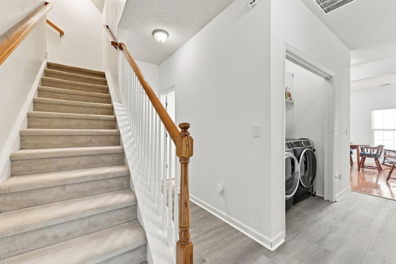 107 Oak Bluff Road Photo 21
