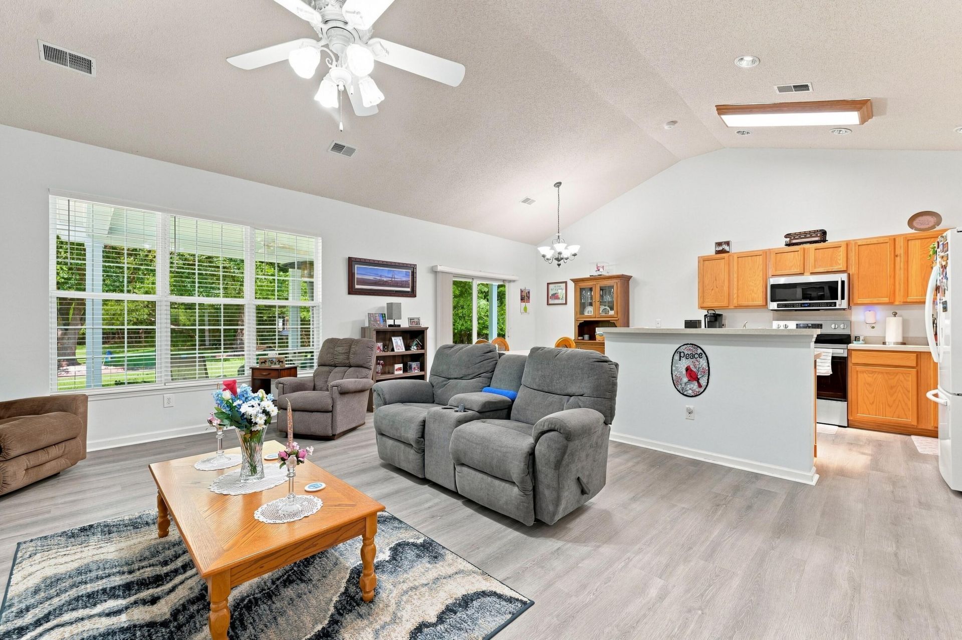 107 Oak Bluff Road Photo 5