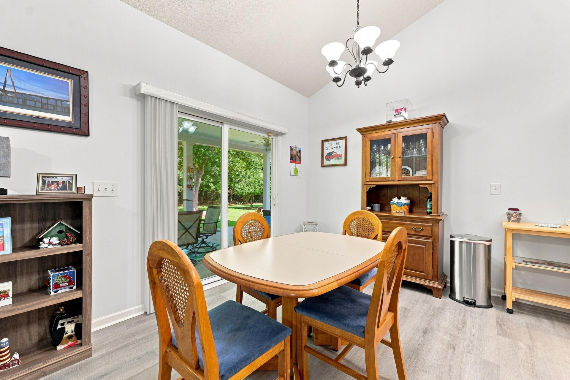 107 Oak Bluff Road Photo 7