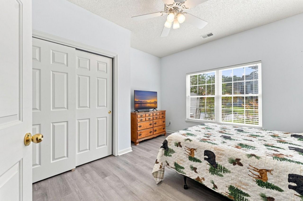 107 Oak Bluff Road Photo 8