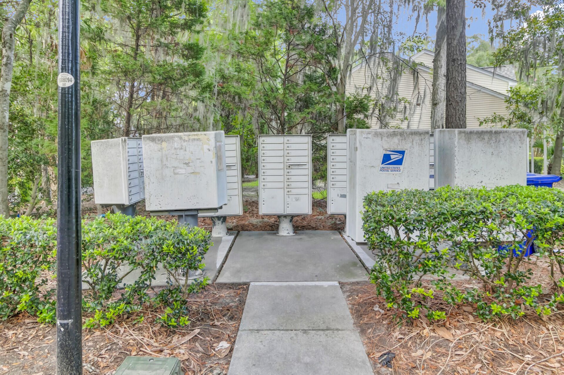 7963 Shadow Oak Drive Photo 35