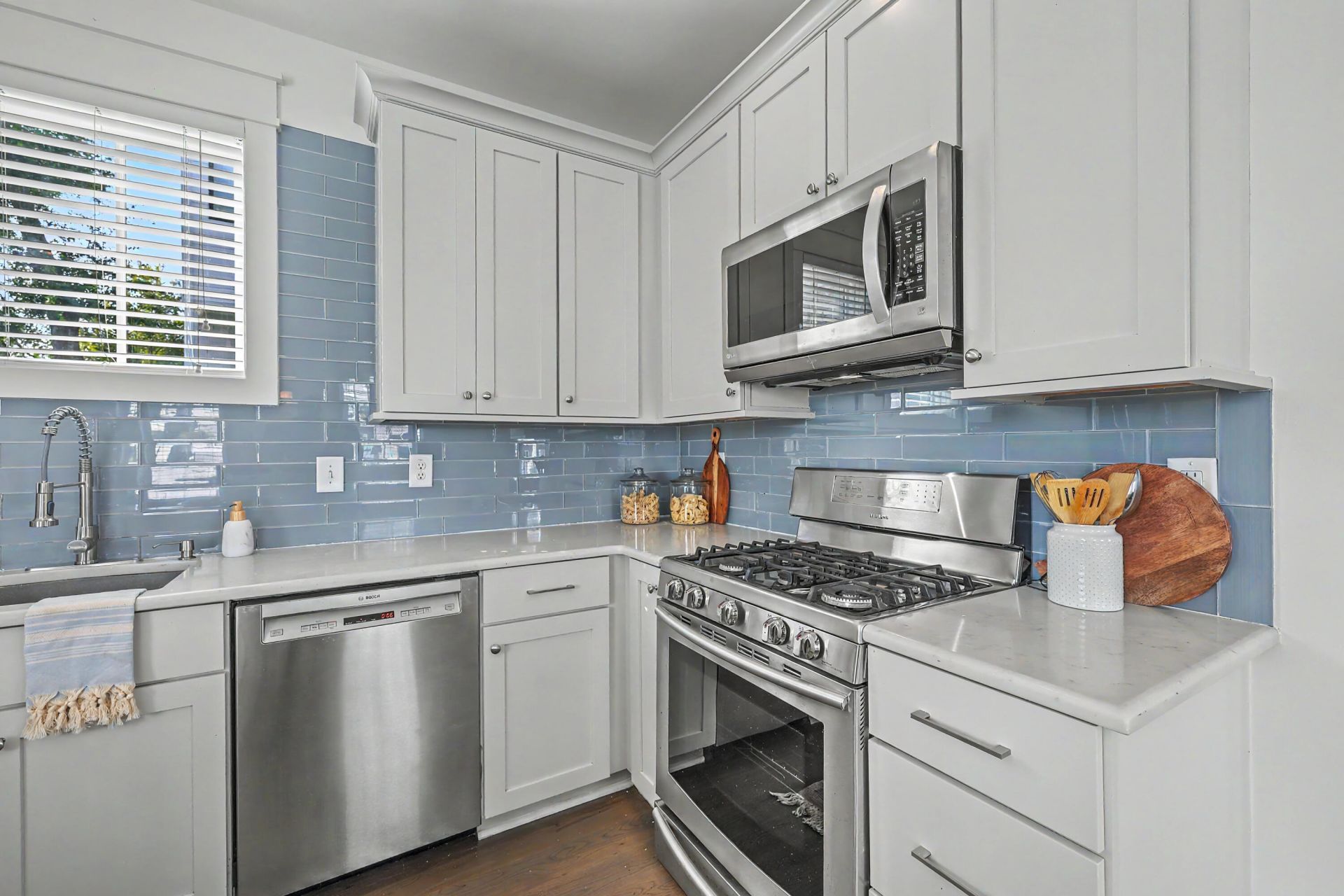 83 Cooper Street Photo 17