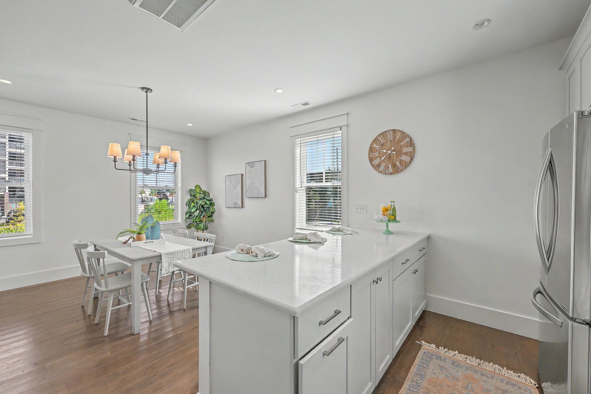 83 Cooper Street Photo 18