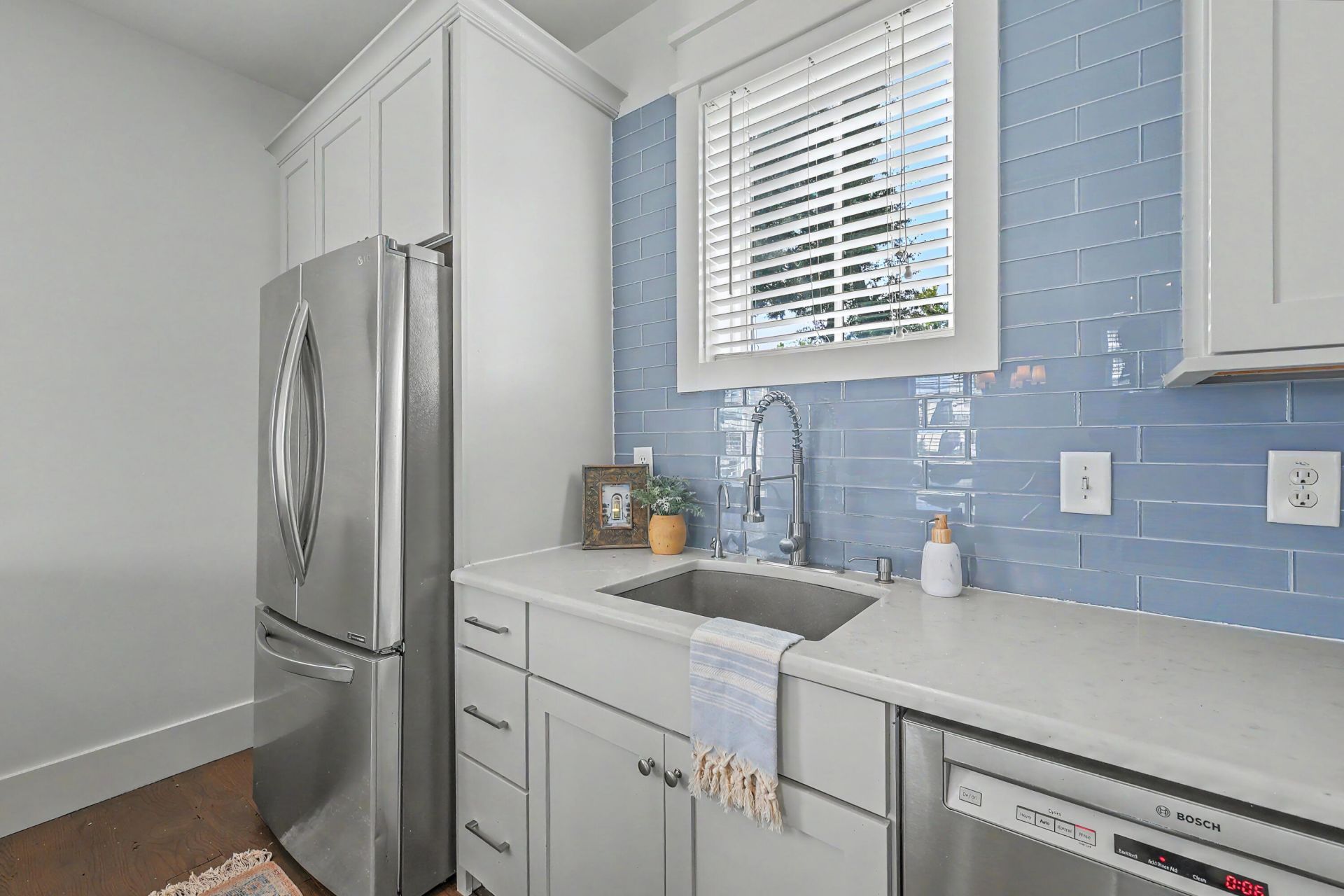 83 Cooper Street Photo 19