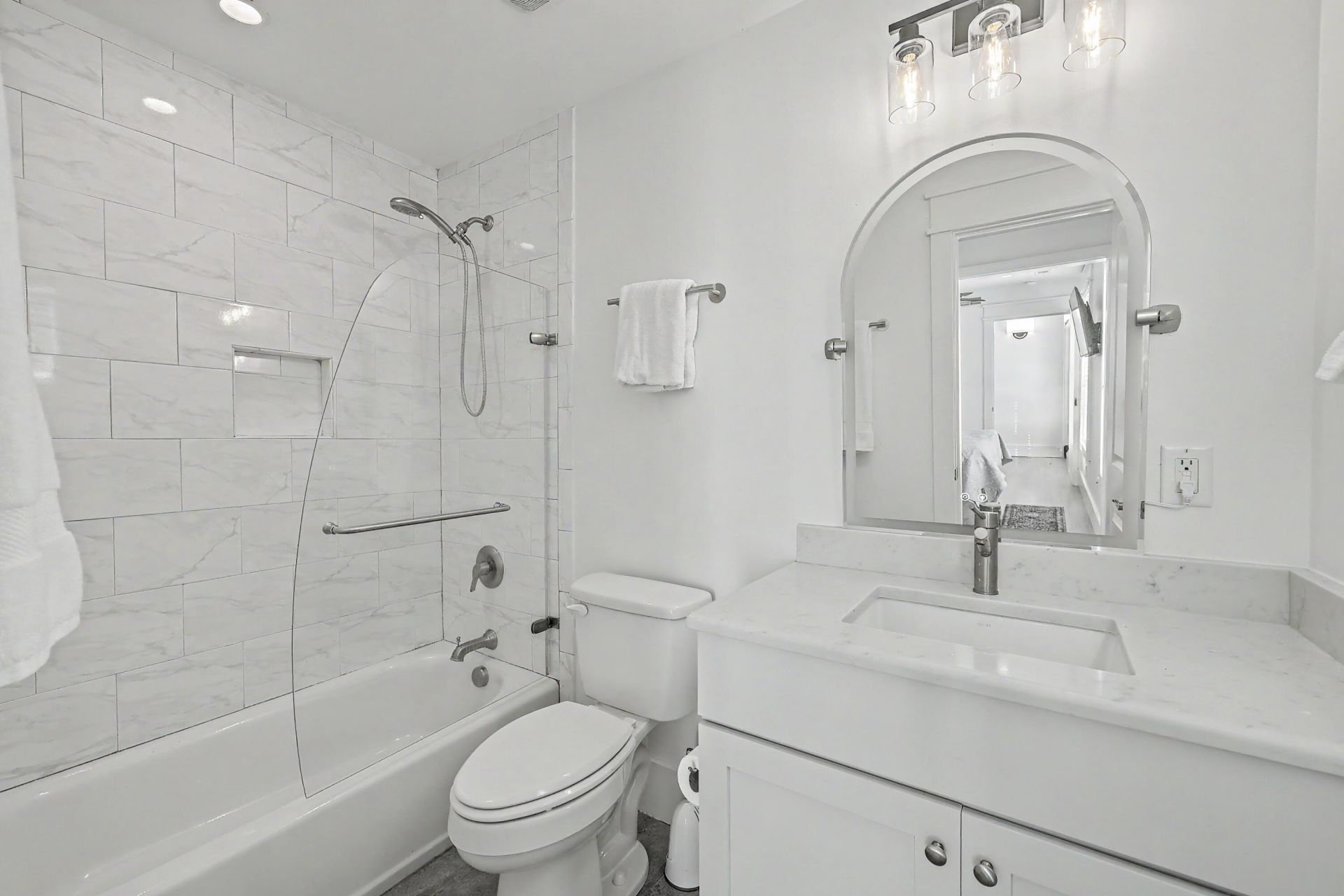 83 Cooper Street Photo 25