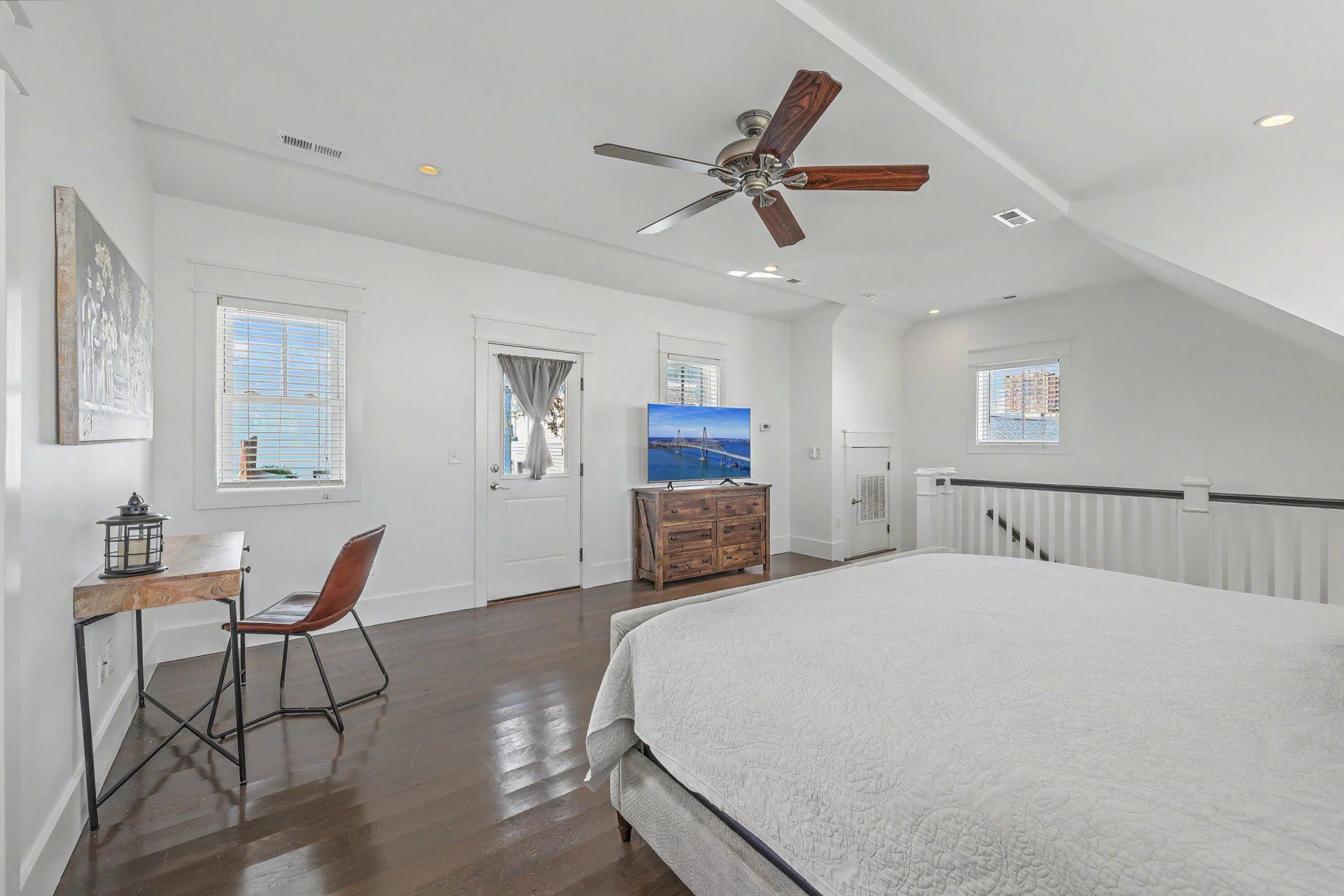 83 Cooper Street Photo 31