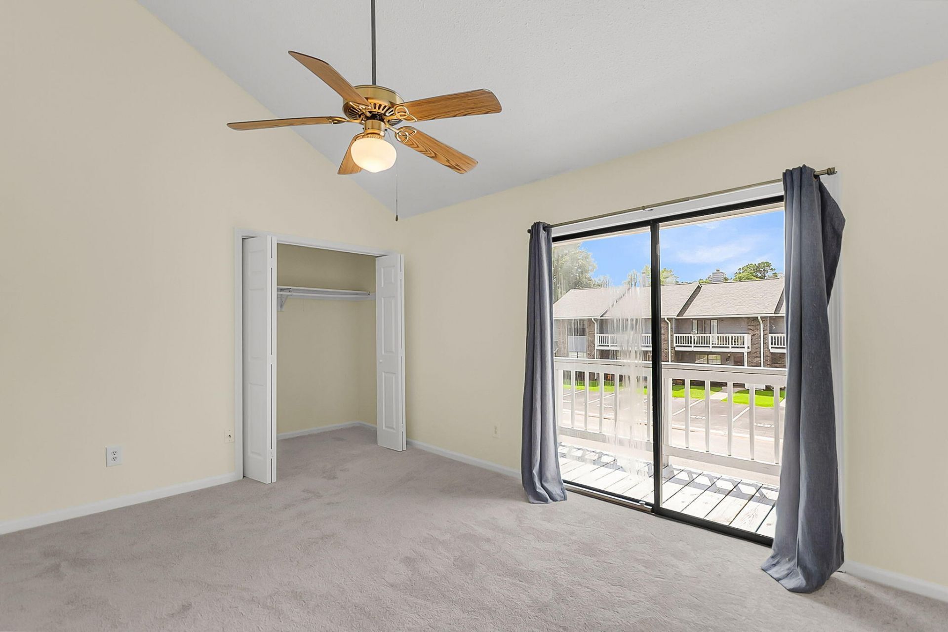 8022 Thelen Street Photo 22