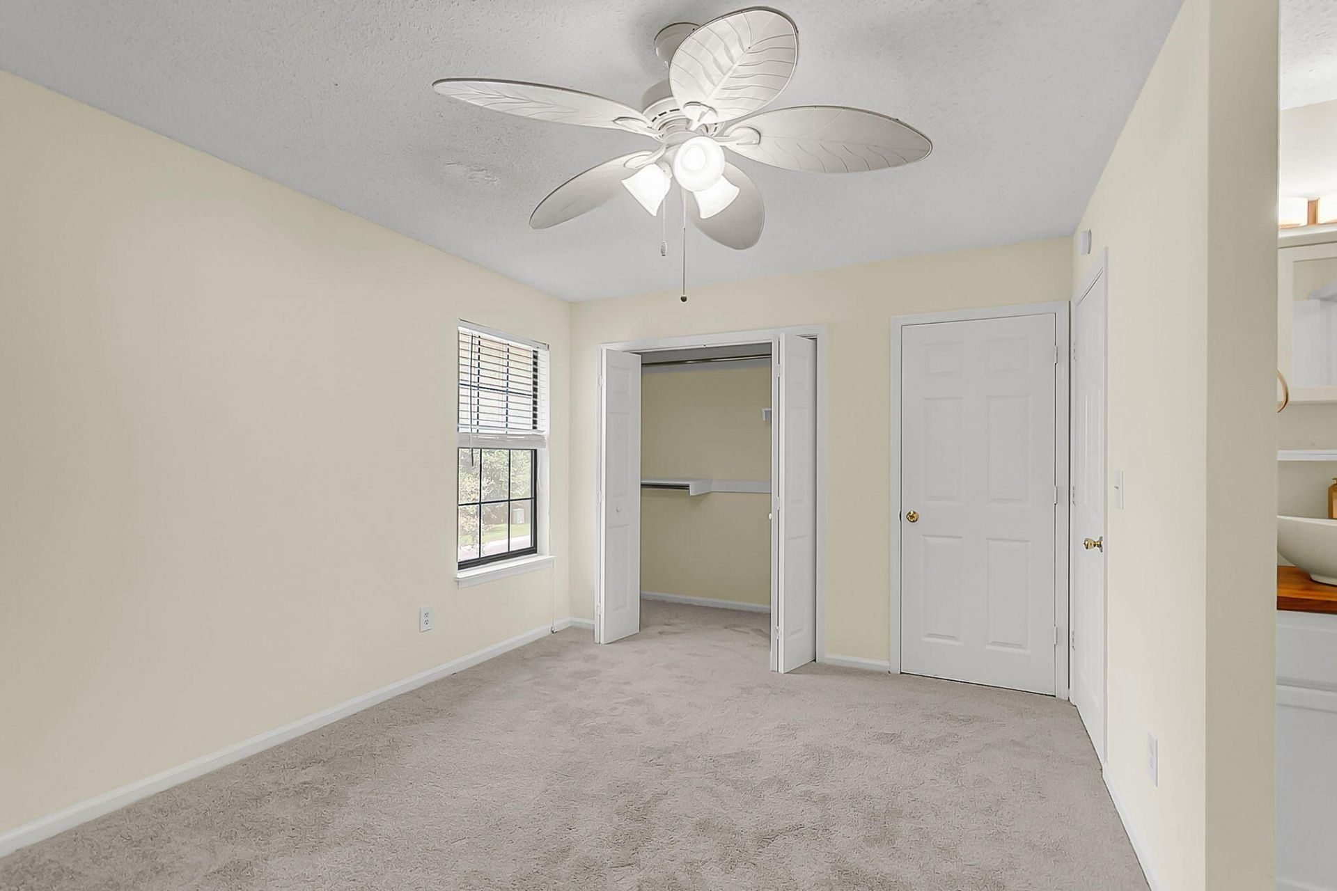 8022 Thelen Street Photo 30