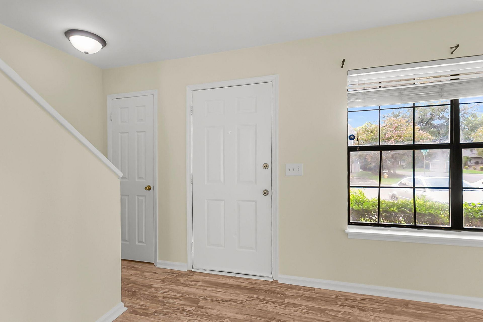 8022 Thelen Street Photo 34