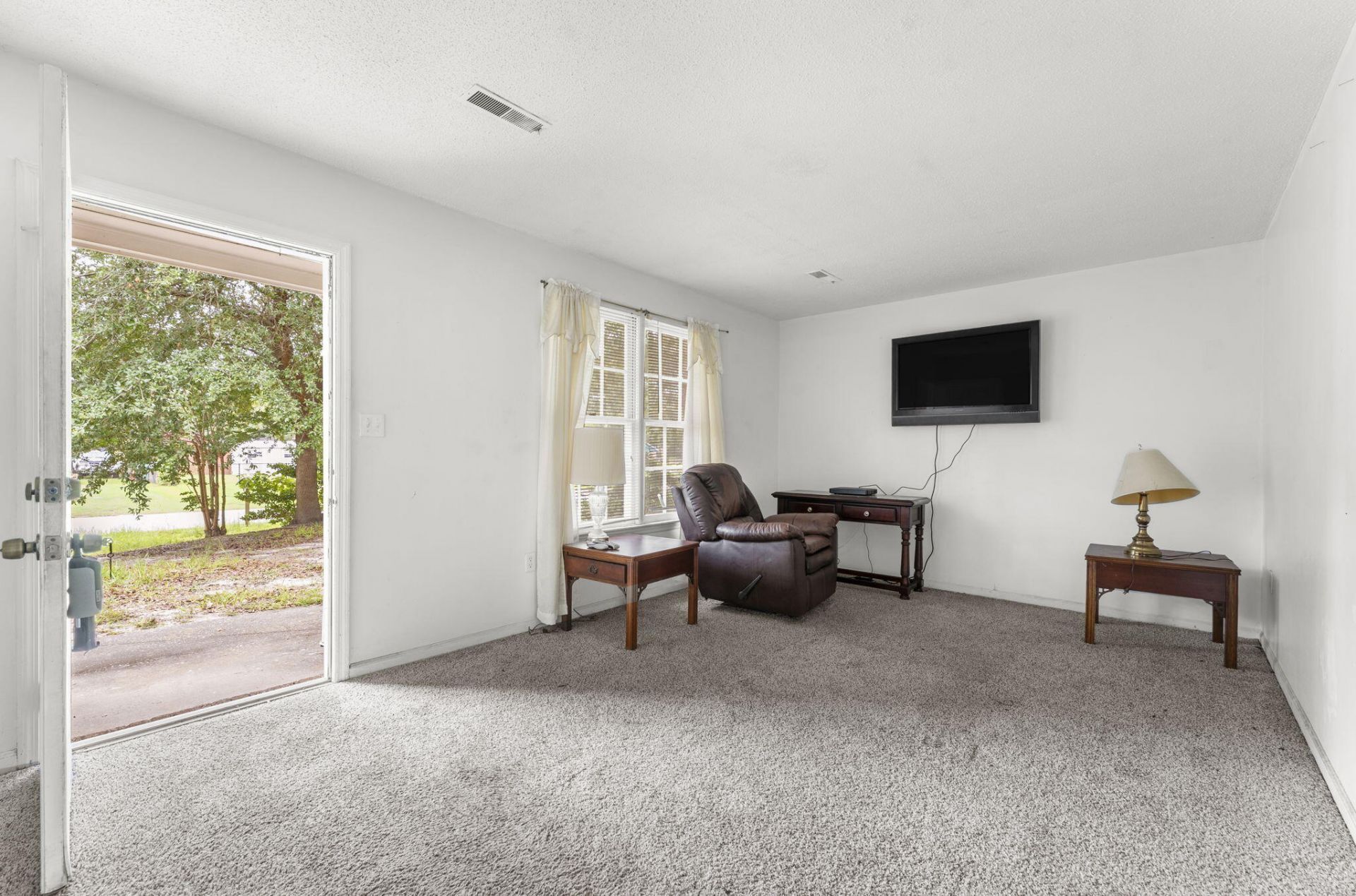 7748 Nellview Drive Photo 21
