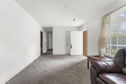 7748 Nellview Drive photo 4
