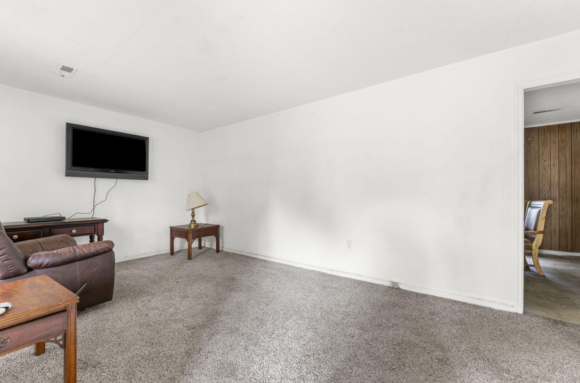 7748 Nellview Drive Photo 5
