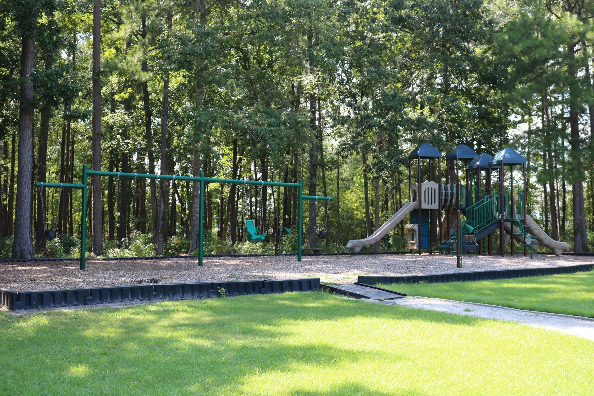 104 Woodward Road Photo 32