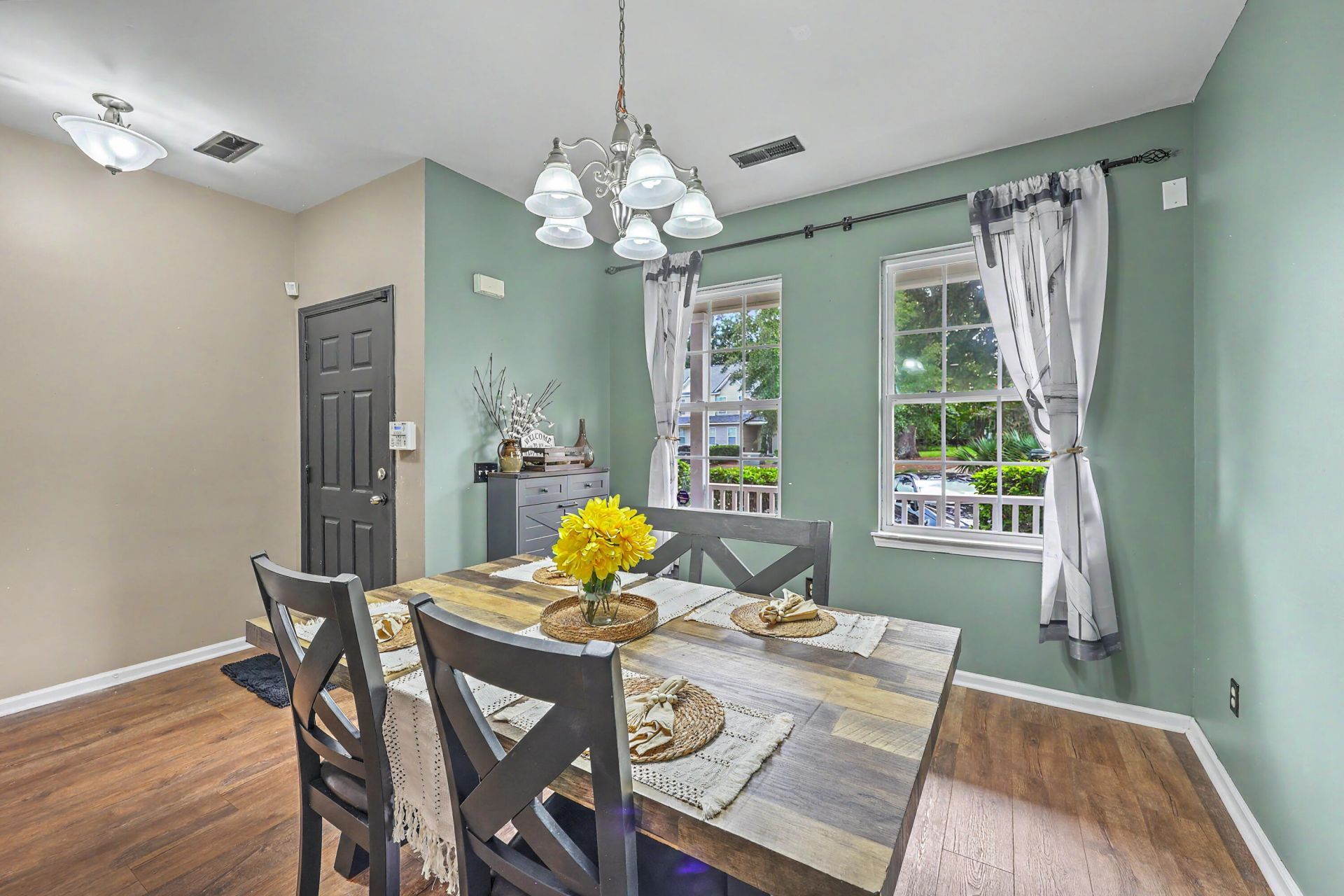 104 Woodward Road Photo 5
