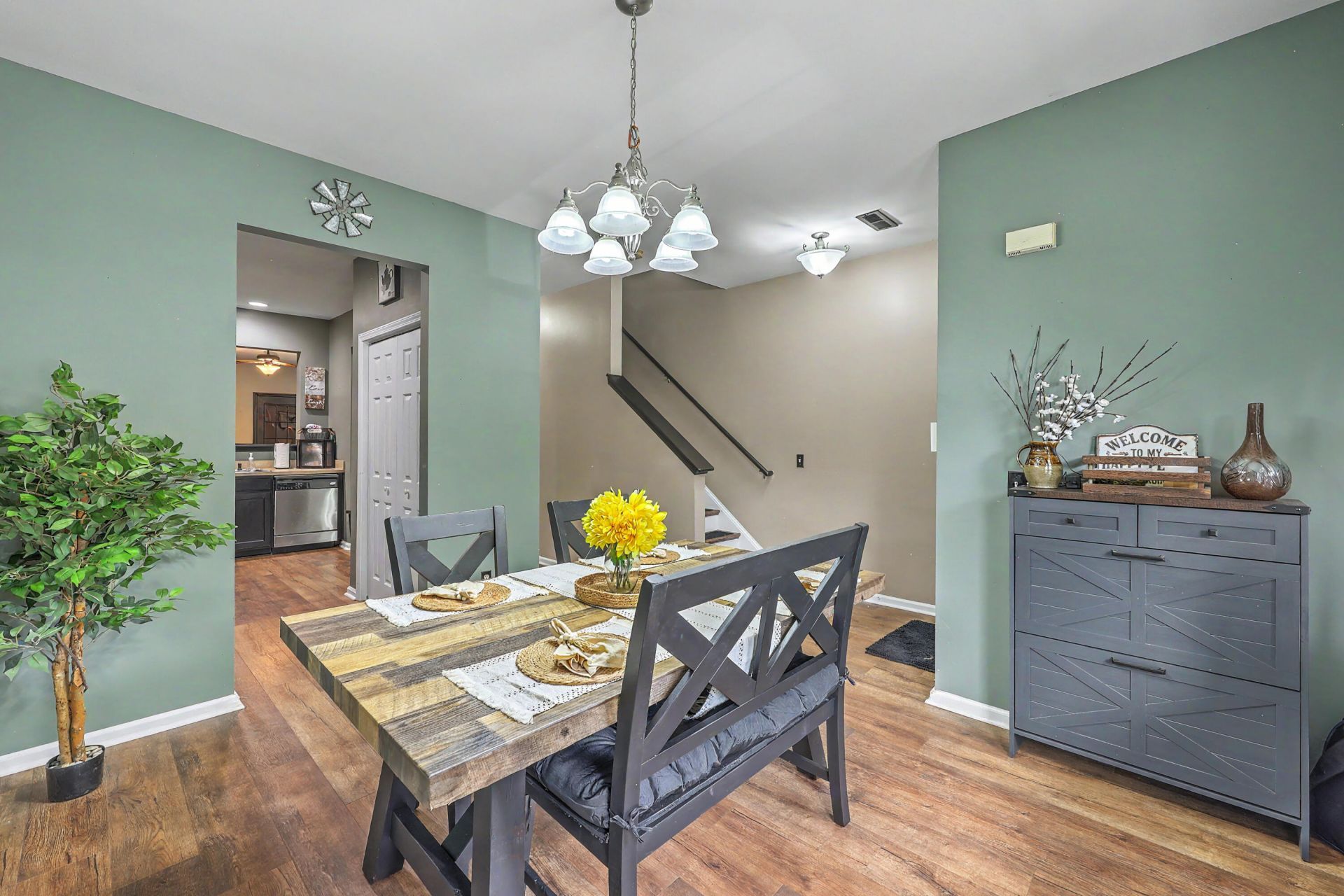 104 Woodward Road Photo 7