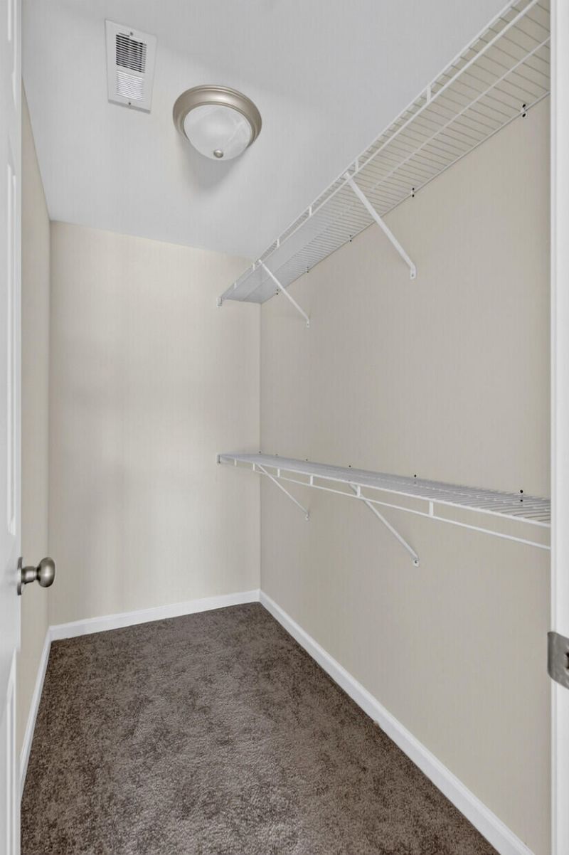 7667 Mendelwood Drive Photo 16