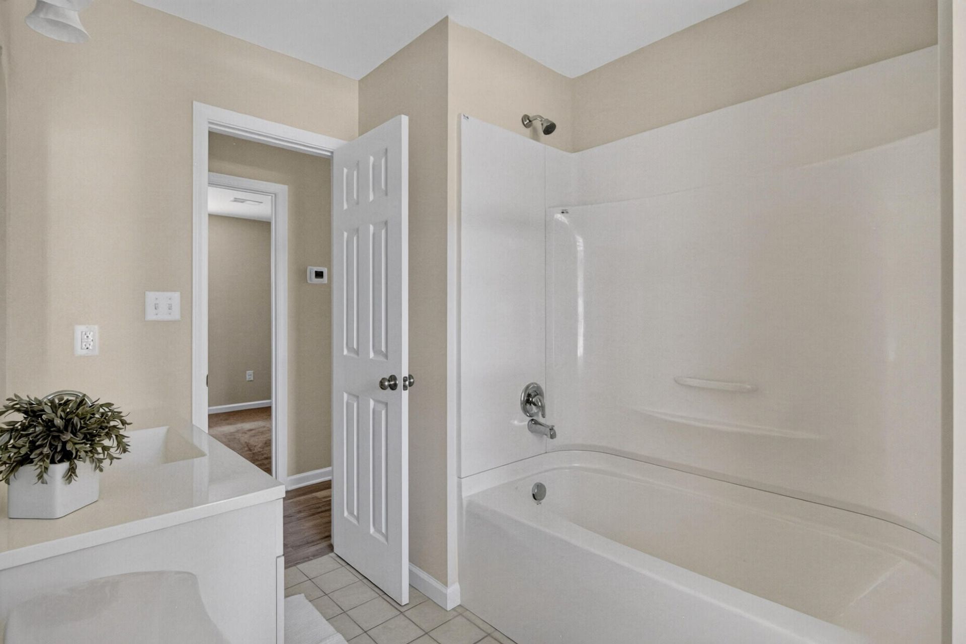 7667 Mendelwood Drive Photo 22