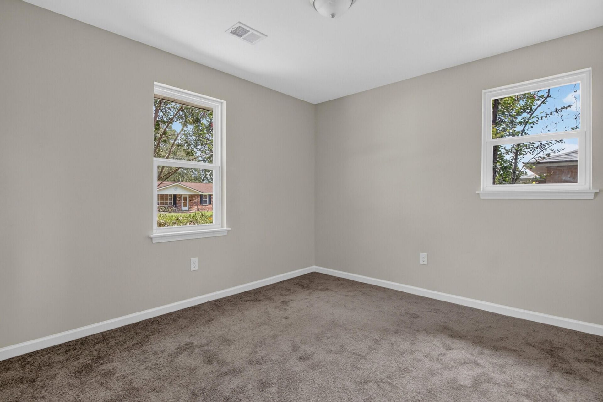 7667 Mendelwood Drive Photo 25