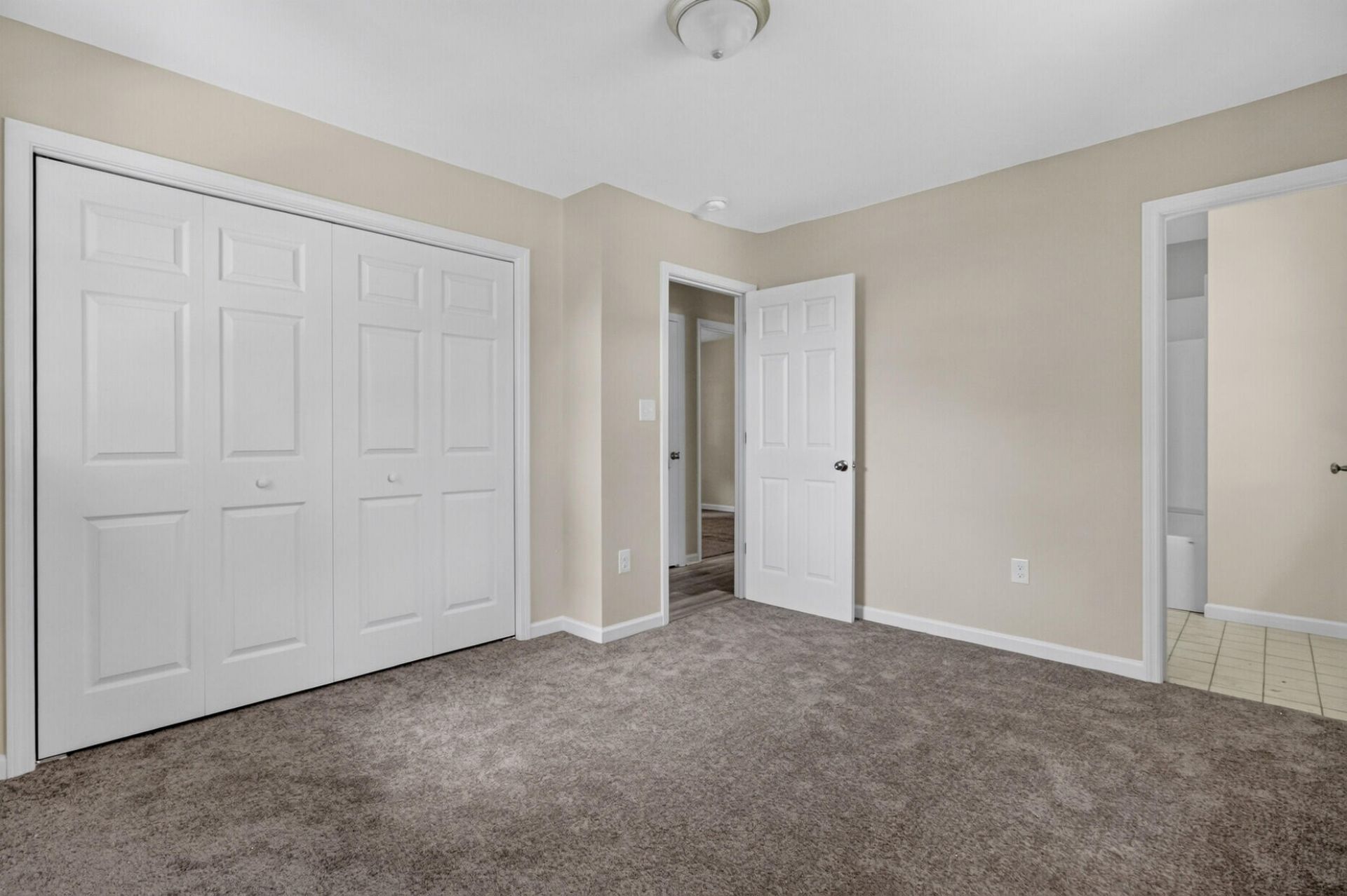 7667 Mendelwood Drive Photo 26